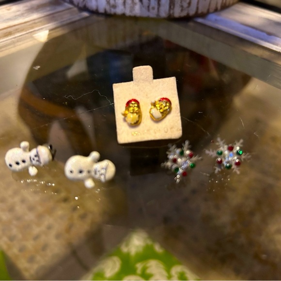50% off w like Vintage Lot of 3 holiday/Christmas earrings - Picture 1 of 1